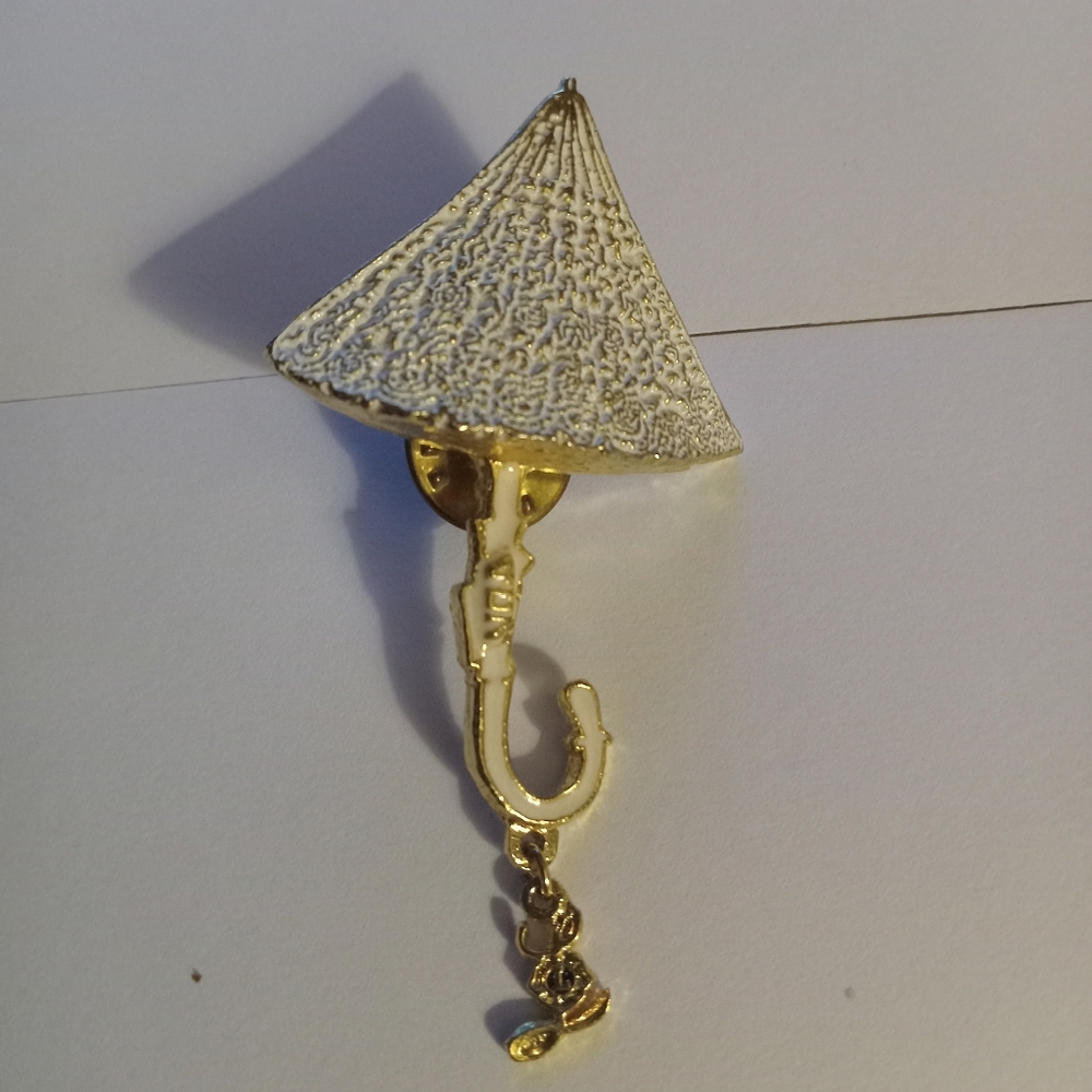 Vintage pon Women's Parrisol or Umbrella with dangle charm